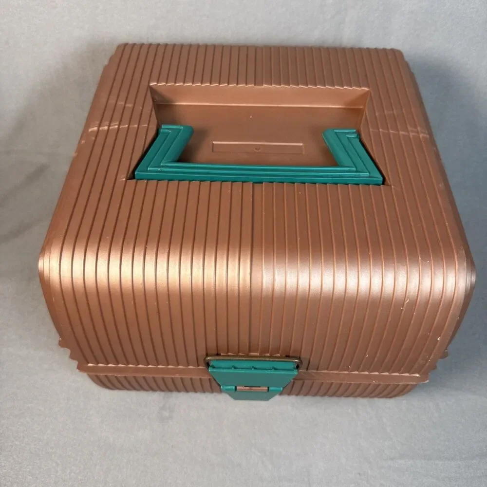 Vtg Sassaby Makeup Train Case Travel Organizer Model 102-18 Hard Harvest Green